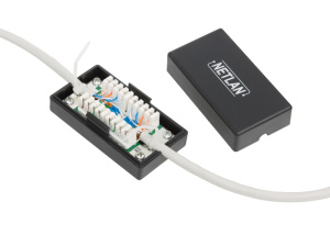 Кабельный соединитель NETLAN IDC-IDC, Кат.5e , KRONE, T568A/B, неэкранированный, черный Кабельный соединитель NETLAN IDC-IDC, Кат.5e , KRONE, T568A/B, неэкранированный, черный