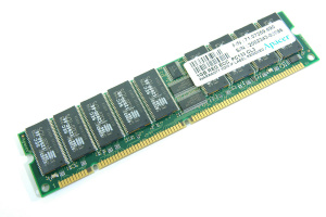 Память оперативная 1Gb SD-RAM PC133 registered Память оперативная 1Gb SD-RAM PC133 registered