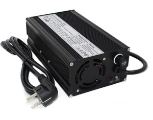 Внешнее зарядное устройство для свинцовых АКБ 220V->72V 6A Внешнее зарядное устройство для свинцовых АКБ 220V->72V 6A